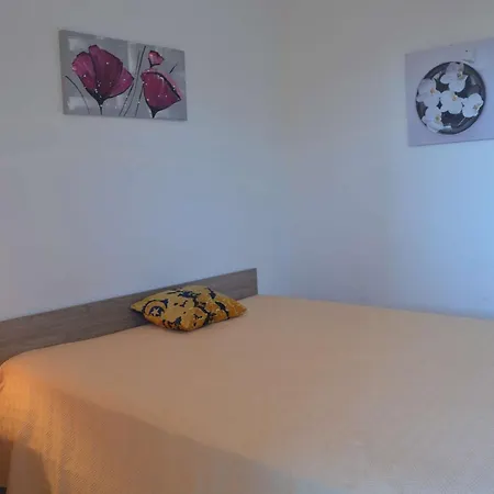 Appartement Sr480-033 Appt 3 Pieces 6 Personnes Raphael *