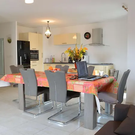 Appartement Sr480-033 Appt 3 Pieces 6 Personnes Raphael Saint-Raphaël